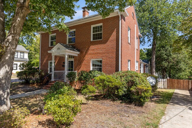 Photo - 206 Oakridge Ave