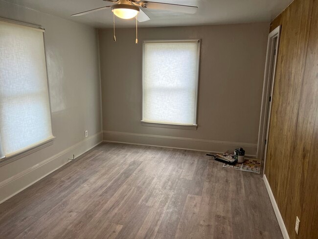 Living room - 861 W Wilbeth Rd Unit 861