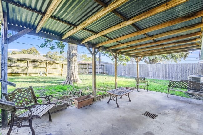 Photo - 3811 Bennett Dr