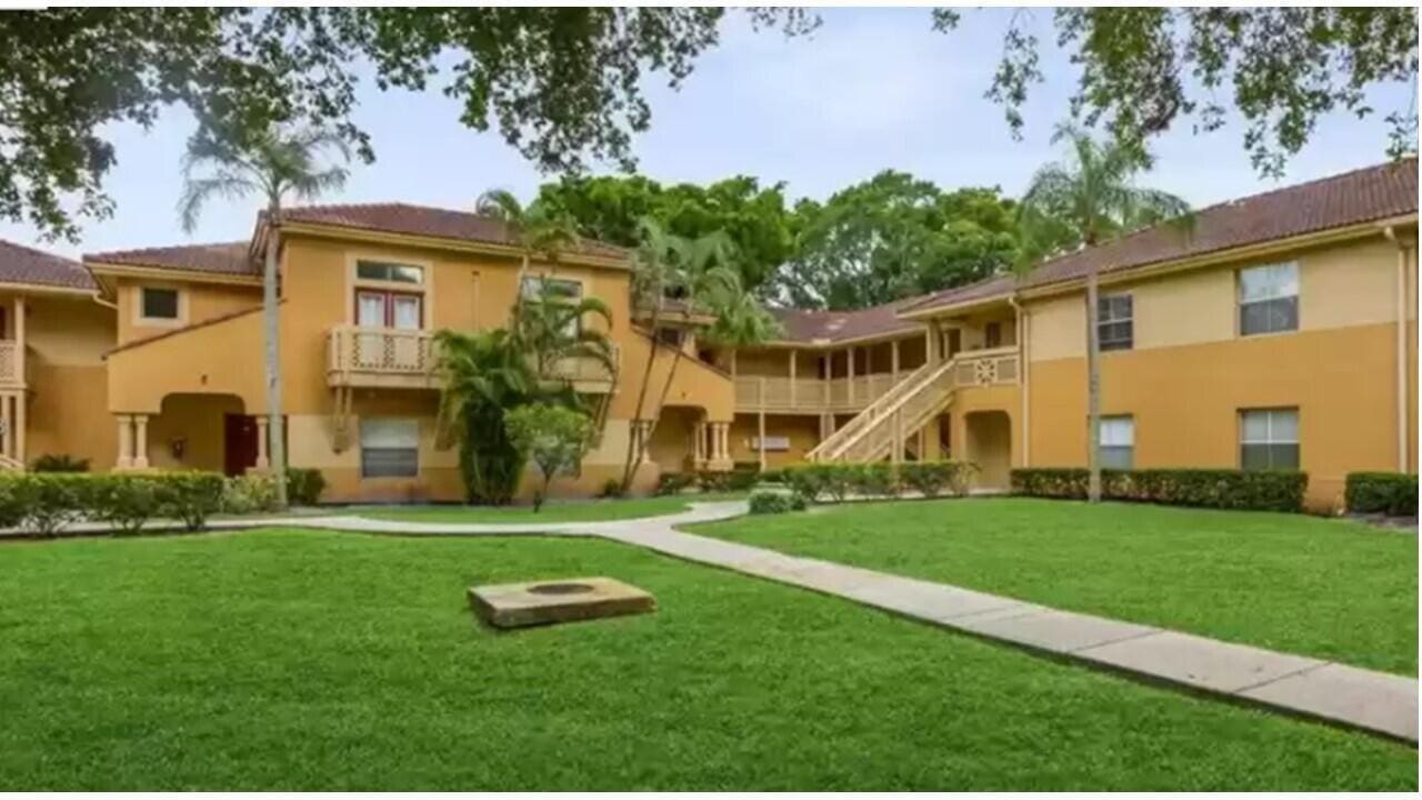 Photo - 4783 Via Palm Lakes Unidad 122 Rental
