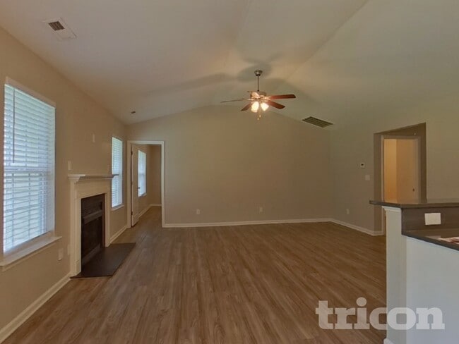 Photo - 6235 Leslie Drive
