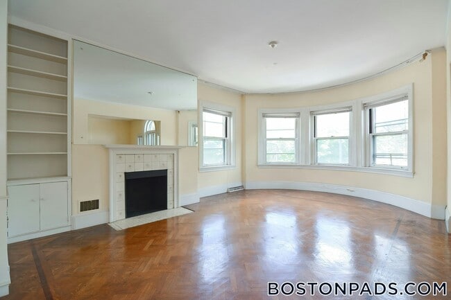 Photo - 923 Beacon St Unit 3