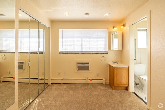 3BR, 2BA - 750SF - Primary Bedroom