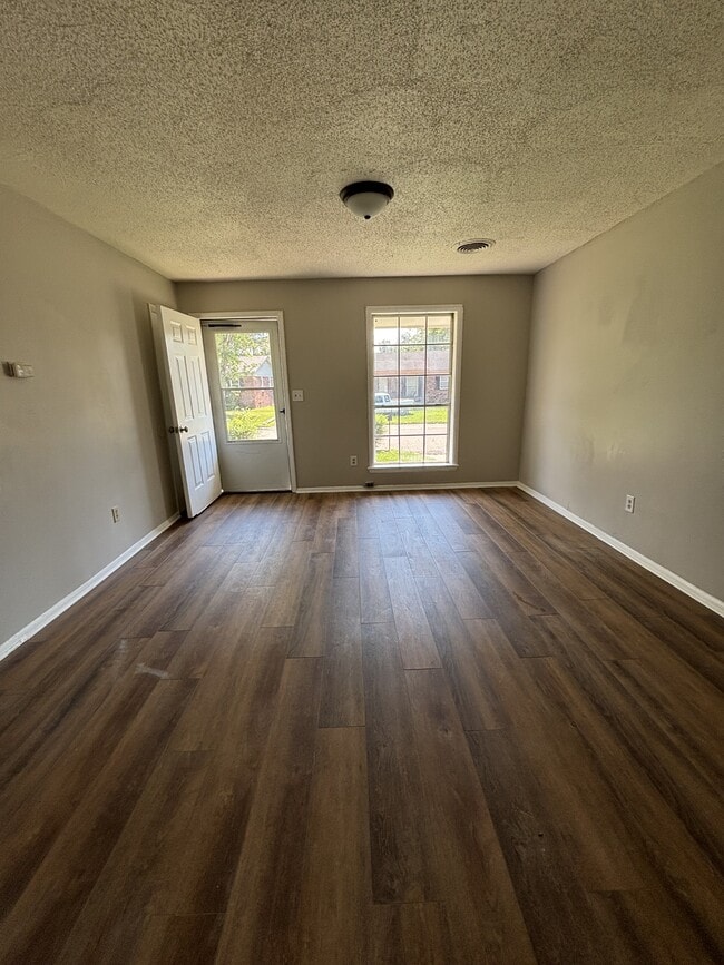 Photo - 131 Tisdale St