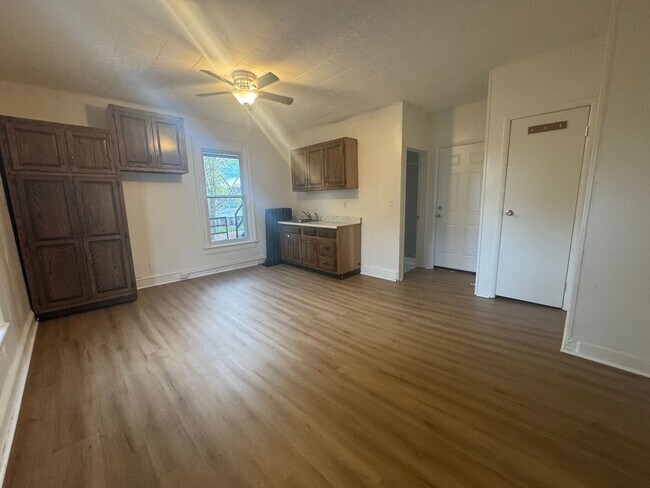 Photo - 145 Downs St Unit Apt 2