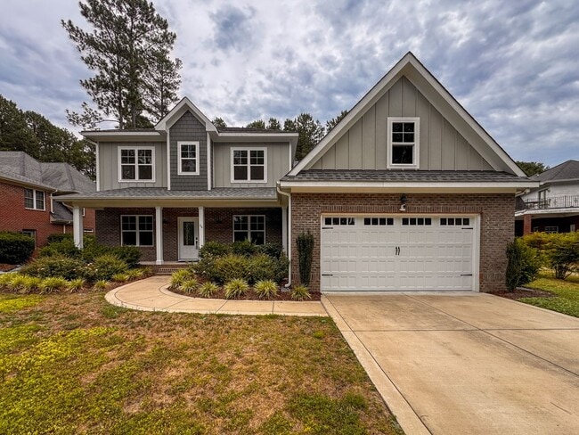 Building Photo - Gorgeous 4 Bed 3.5 Bath Executive Home with Community Amenities