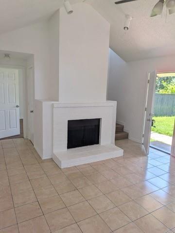 Photo - 205 Kenney St