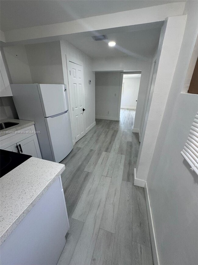Photo - 720 NW 56th St Unidad 3
