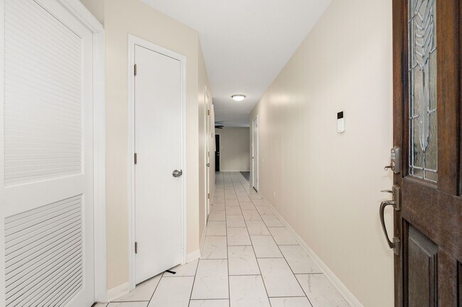 Building Photo - 21039 Vista Trail Ct