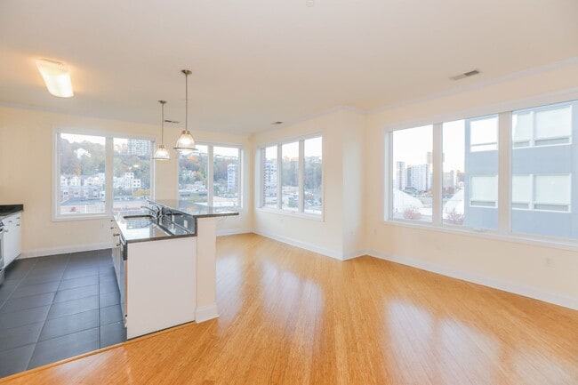 Photo - Edgewater Harbor Residential Unit 302
