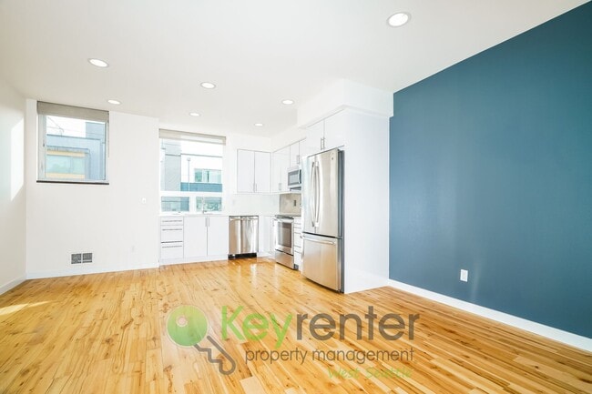 Photo - **Rent Special** Modern Two Bedroom Townho...