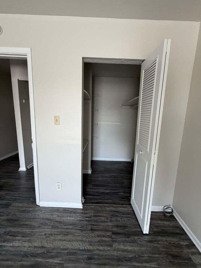 Photo - Spacious 1–3 Bedroom Apartments in South Louisville | Cedar Chase Unit 402