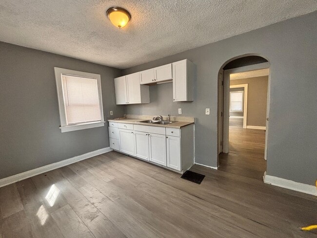 Photo - 1091 S Champion Ave