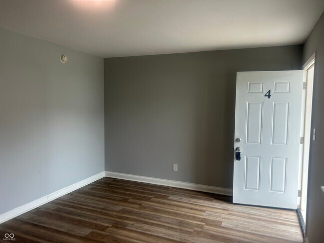 Photo - 135 W Hendricks St Unit 4