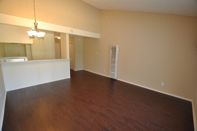 Royal Garden Apartments - Royal Garden Apartments