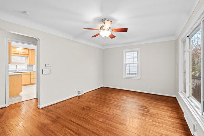 Photo - 511 Continental Blvd