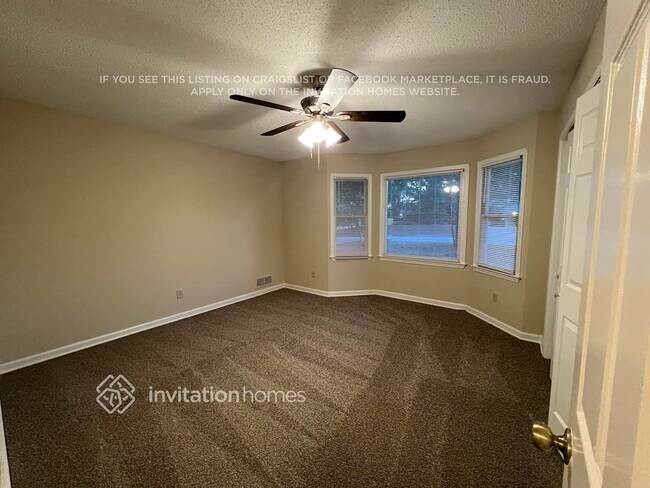 Photo - 2440 Sherrie Ln SW