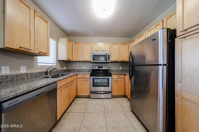 Building Photo - 1195 N Ash St Unit 423 Rental