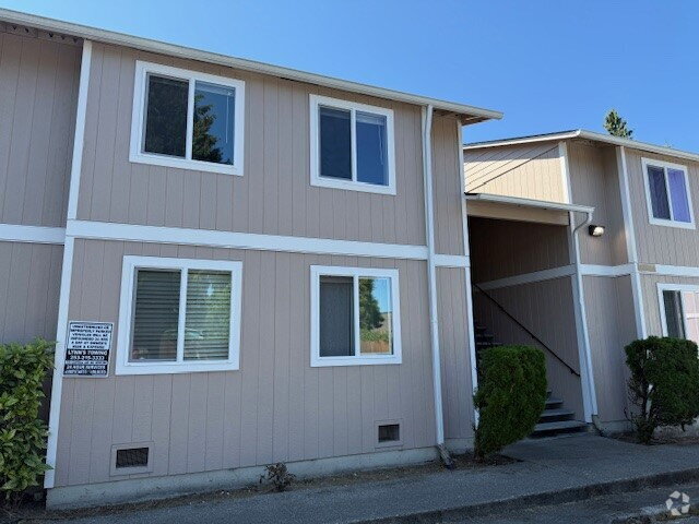 Building Photo - Condo Unit A6