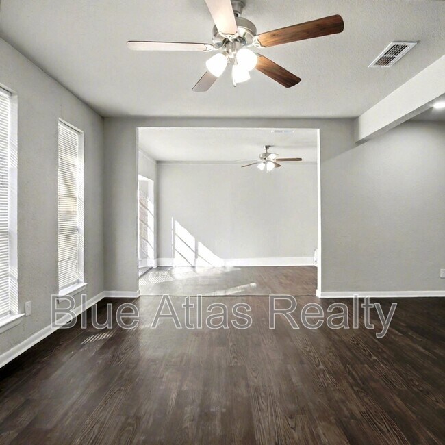 Photo - 1613 Continental Dr