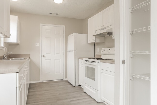 Photo - 117 Village Dr