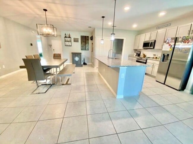 Photo - 708 Corbin Cir SW