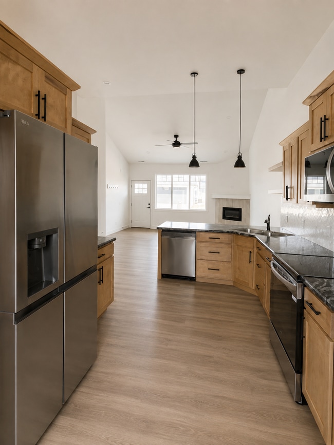 Building Photo - 6306-6308 Decker Lane Unit 6308