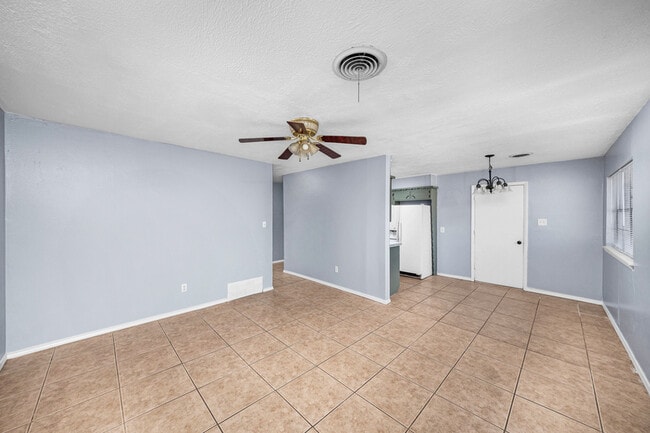 Photo - 4605 SW H Ave