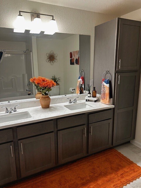 Baño principal - Autumn Park 2