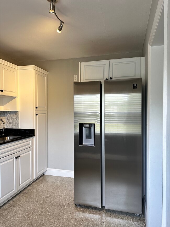 Photo - 259 Bloomfield Dr