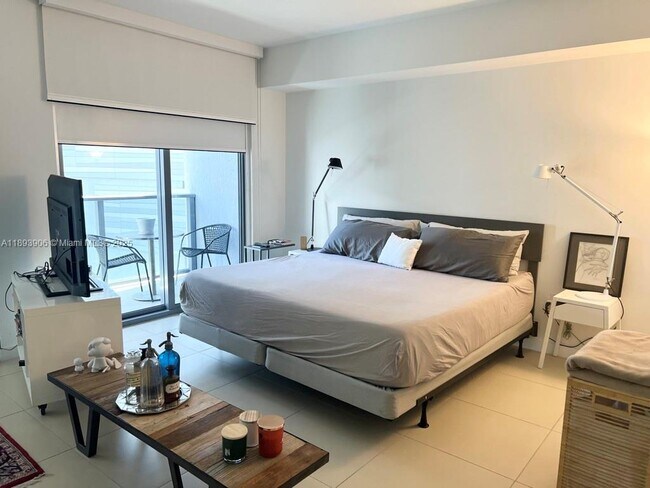 Photo - 31 SE 6th St Unit 1003