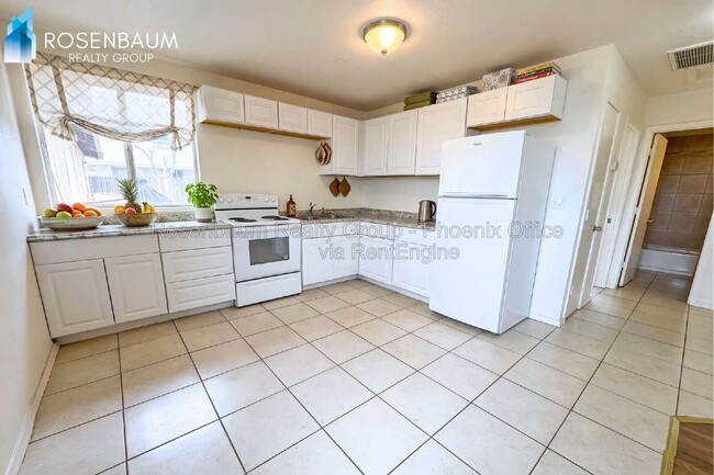 1702 W Shangri La Rd Unidad 3
