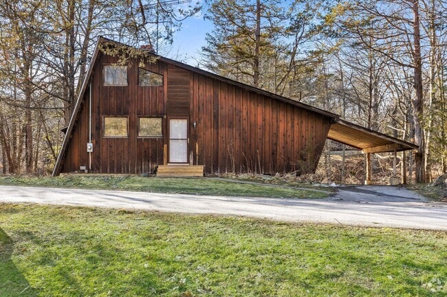 Building Photo - 304 Lake Lodge Dr Rental