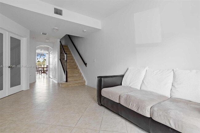 Photo - 970 SW 144th Ave