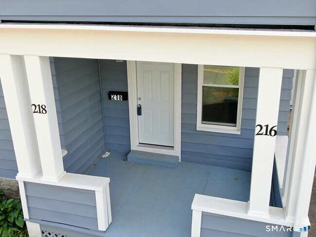 218 E Pearl St