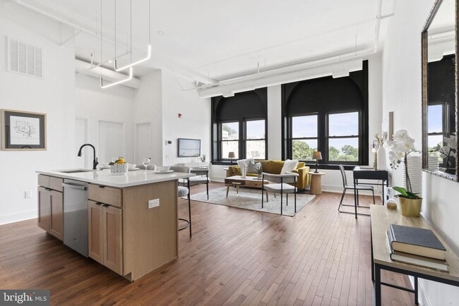 Building Photo - 240 Hermitage St Unit 301 Rental