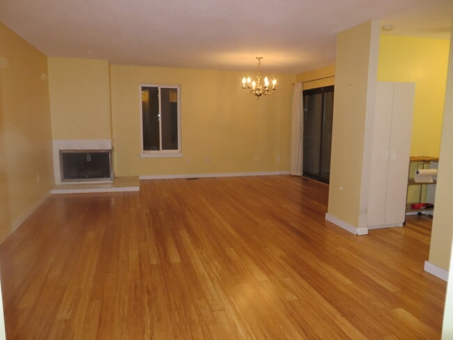 Photo - 16 Greenbriar Dr Unit F