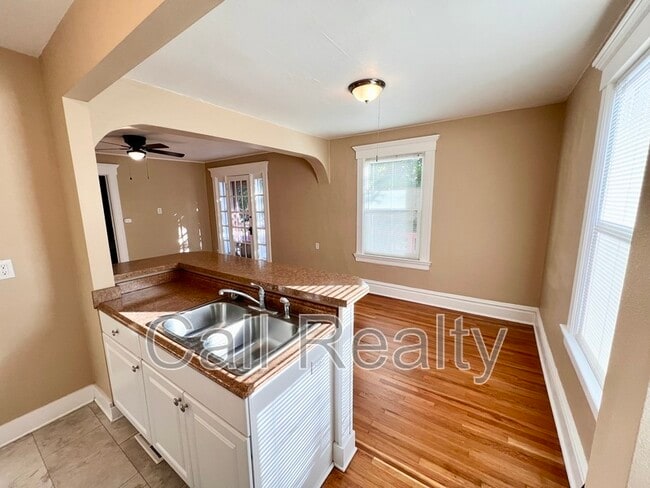 Photo - 2603 N Post St Unit 2