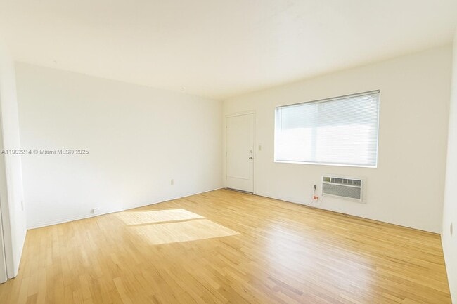 Photo - 212 Phoenetia Ave Unidad 9