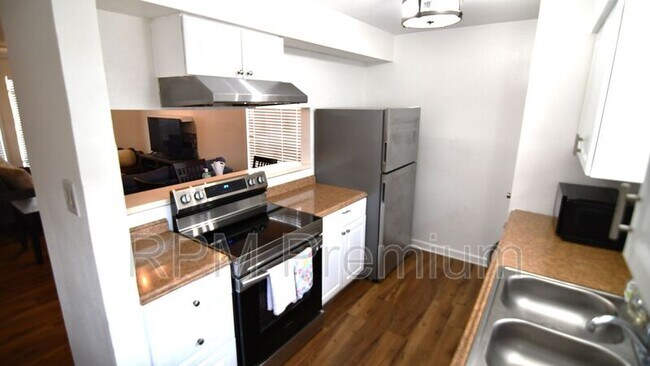 Photo - 1795 Boulevard De Province Blvd Unidad A