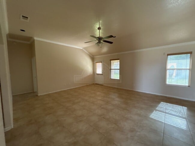 Photo - 710 Aries Ave