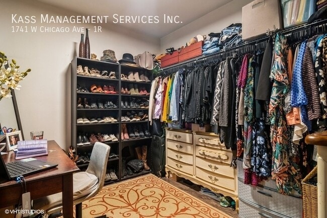 Photo - 1741 W Chicago Ave Unidad 1R