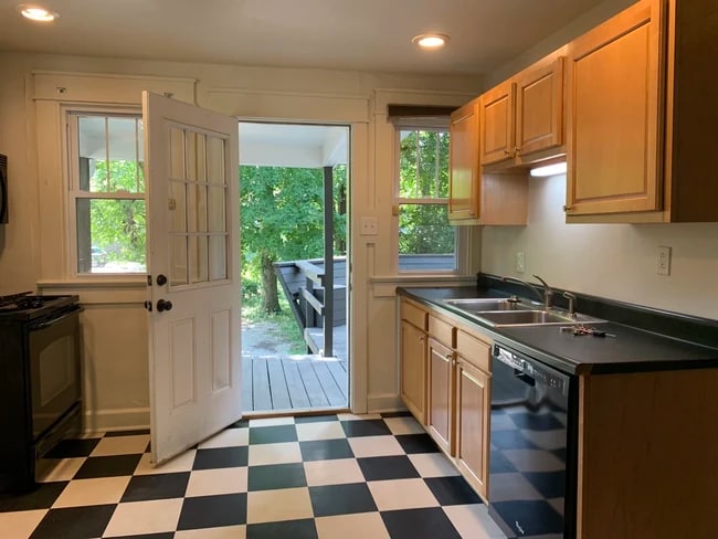 Photo - 720 E Hunter Ave