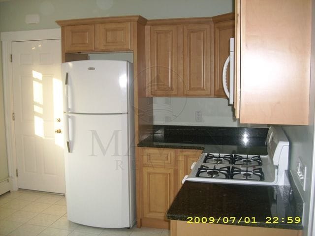 Building Photo - 436 Main St Unit 3