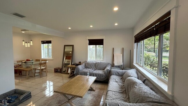 Photo - 6790 SW 18th St