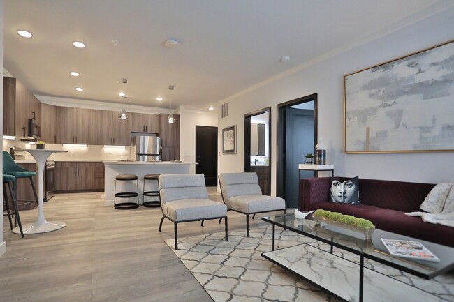 Building Photo - Vantage at Anderson Towne Center Rental