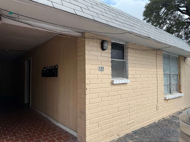 Building Photo - 153 E Baylor St Unit 2