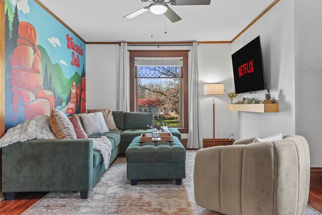 Photo - 924 Capital St Unit ID1369276P