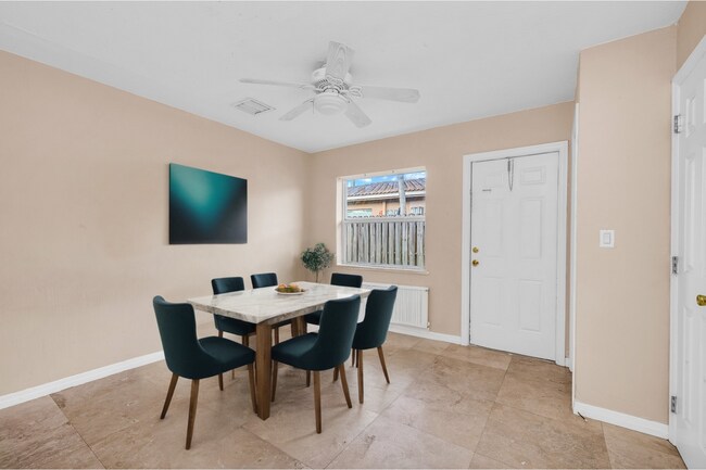 Photo - 740-748 NE 13th Court