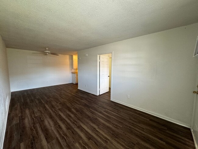 505 Sunset Ln Unidad D